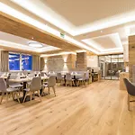 Ofentuerl Alpine Living Flachau