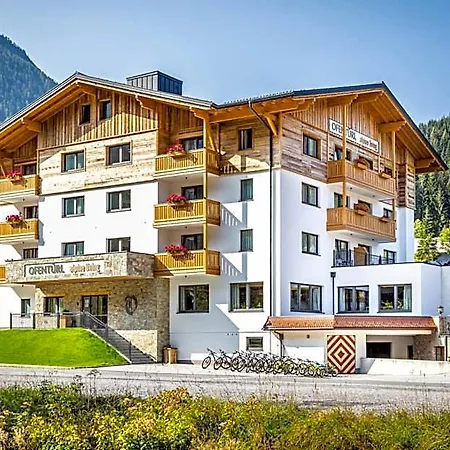 Ξενοδοχείο με διαμερίσματα Ofentuerl Alpine Living 4*