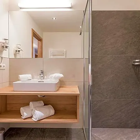 Ofentuerl Alpine Living Ξενοδοχείο με διαμερίσματα Φλαχάου