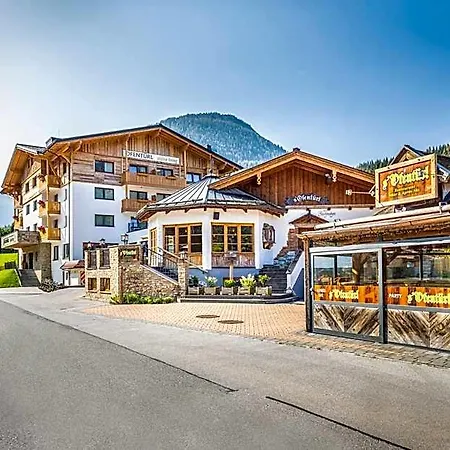 Ξενοδοχείο με διαμερίσματα Ofentuerl Alpine Living 4*