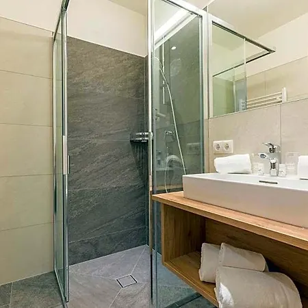 Ofentuerl Alpine Living 4*