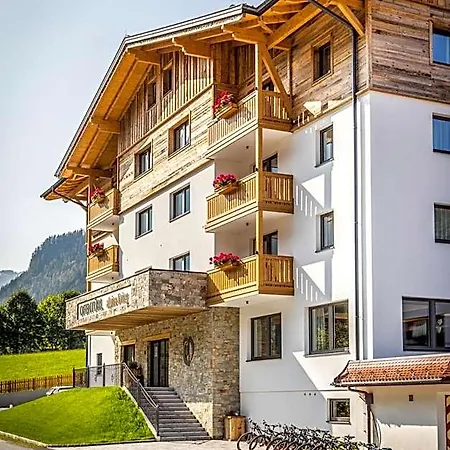 Ξενοδοχείο με διαμερίσματα Ofentuerl Alpine Living 4*