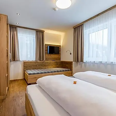 Ofentuerl Alpine Living 4* Φλαχάου