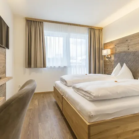 Ξενοδοχείο με διαμερίσματα Ofentuerl Alpine Living