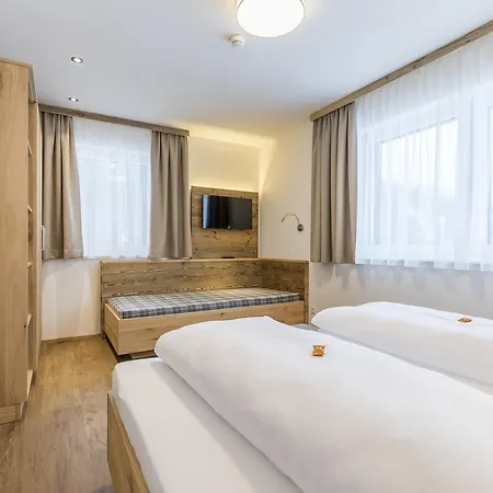 Ξενοδοχείο με διαμερίσματα Ofentuerl Alpine Living