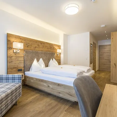 Ξενοδοχείο με διαμερίσματα Ofentuerl Alpine Living