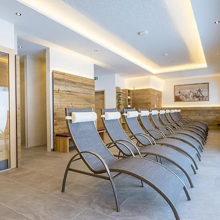 Ofentuerl Alpine Living Aparthotel 4*