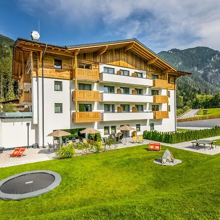 Ofentuerl Alpine Living Flachau