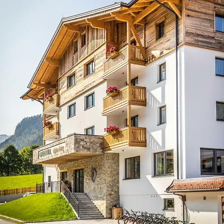 Ξενοδοχείο με διαμερίσματα Ofentuerl Alpine Living 4*
