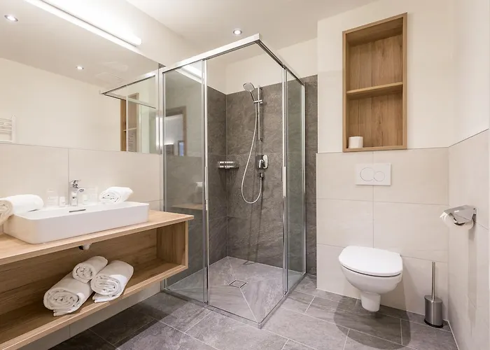 Aparthotel Ofentuerl Alpine Living Flachau