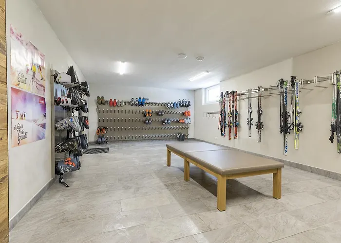 Aparthotel Ofentuerl Alpine Living Flachau