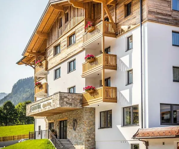 Aparthotel Ofentuerl Alpine Living 4*